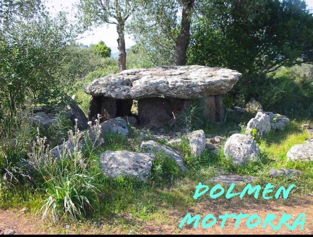 Гостевой дом Residenza Di Campagna Dolmen Motorra Доргали Экстерьер фото